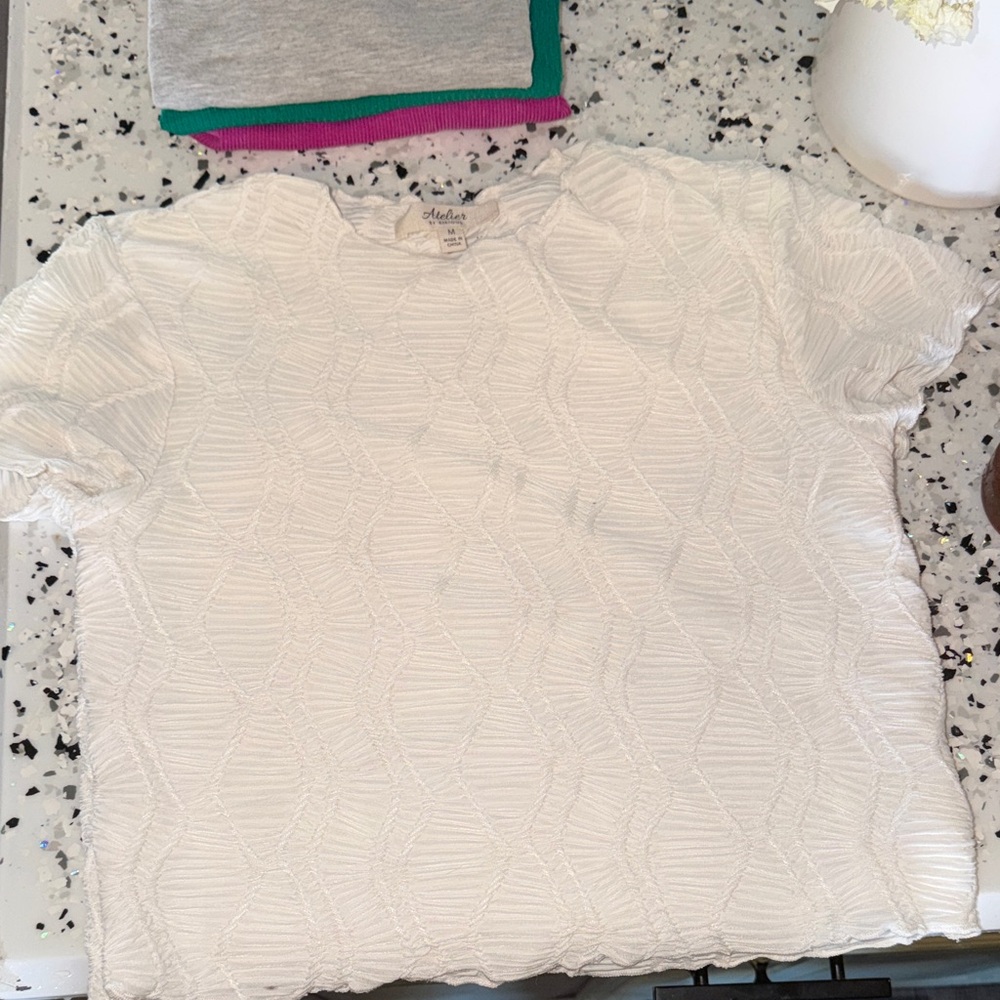 Chic White Textured Blouse